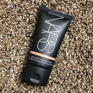 NARS Pure Radiant Tinted Moisturizer